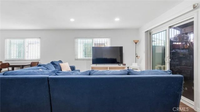 1239 W Rosecrans 4, Gardena, CA 90247
