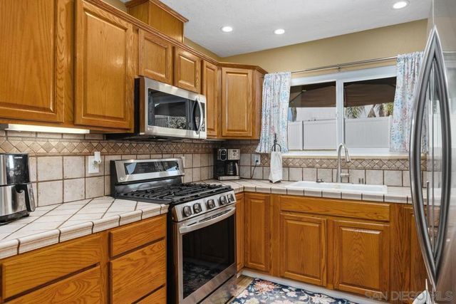 10209 Princess Sarit Way, Santee, CA 92071