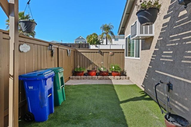 10209 Princess Sarit Way, Santee, CA 92071