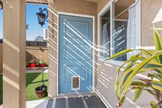 10209 Princess Sarit Way, Santee, CA 92071