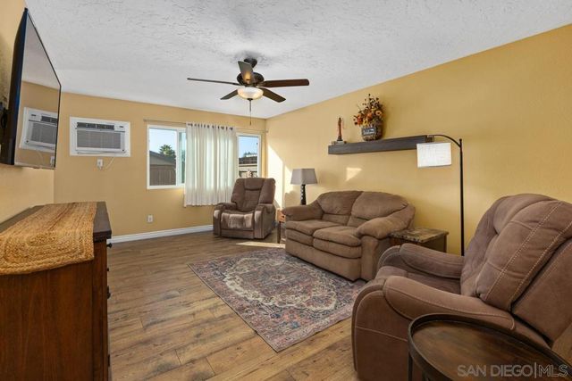 10209 Princess Sarit Way, Santee, CA 92071