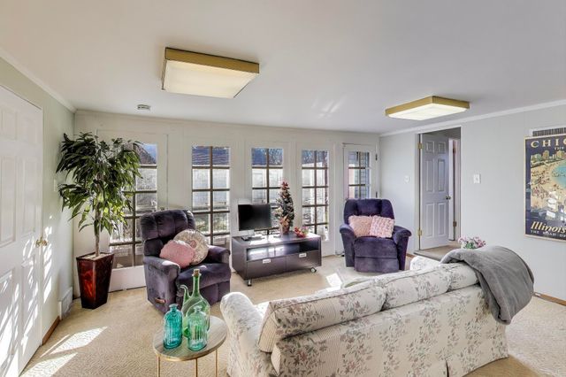 108 Beverly Place, Munster, IN 46321