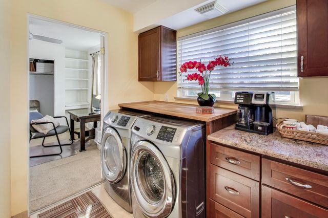 108 Beverly Place, Munster, IN 46321