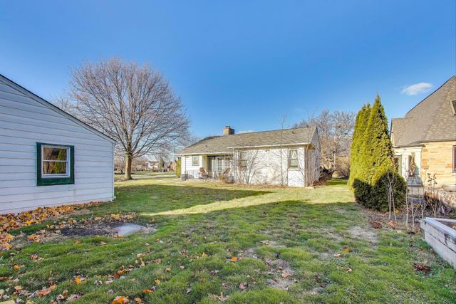 108 Beverly Place, Munster, IN 46321