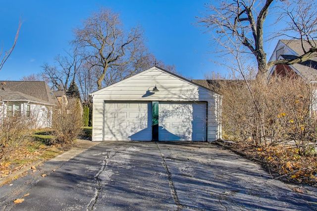 108 Beverly Place, Munster, IN 46321