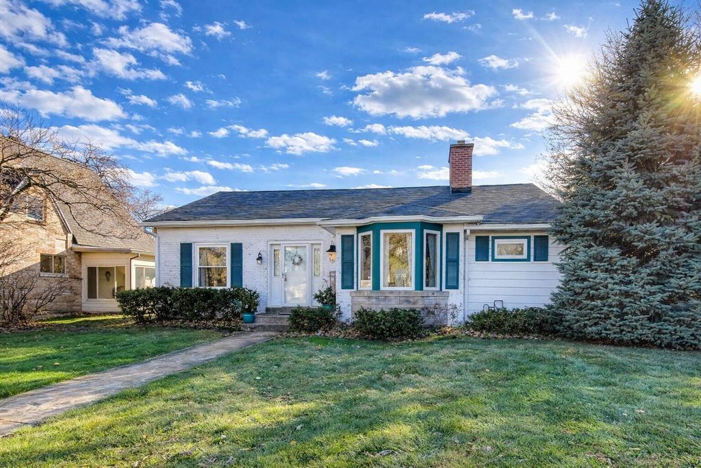 108 Beverly Place, Munster, IN 46321