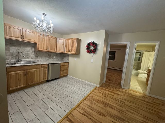 304 Pine Rock Avenue APT C15, Hamden, CT 06514