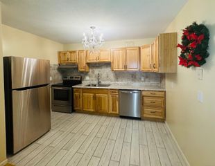 304 Pine Rock Avenue APT C15, Hamden, CT 06514
