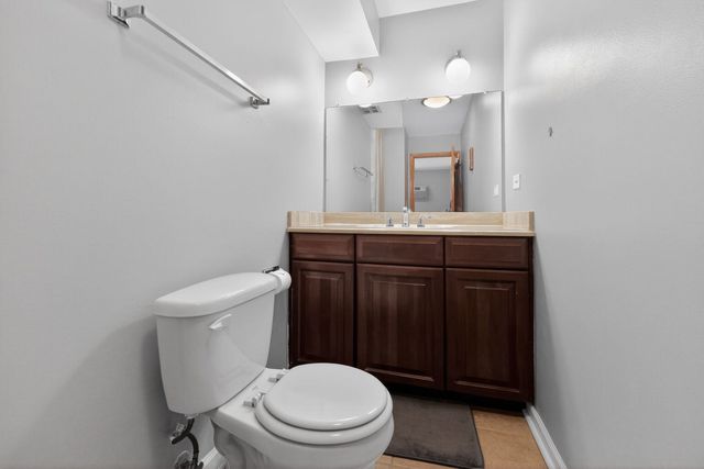7225 W Higgins Avenue 103, Chicago, IL 60656
