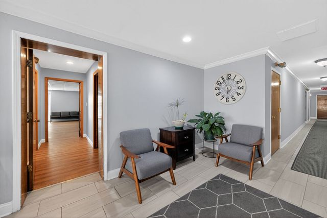 7225 W Higgins Avenue 103, Chicago, IL 60656