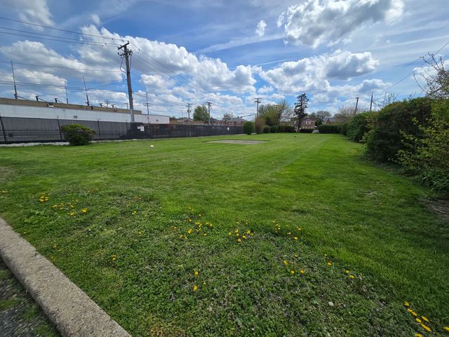 7225 W Higgins Avenue 103, Chicago, IL 60656