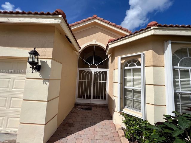 7363 Via Luria, Lake Worth, FL 33467