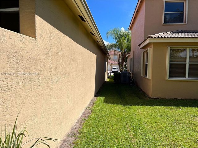 7363 Via Luria, Lake Worth, FL 33467