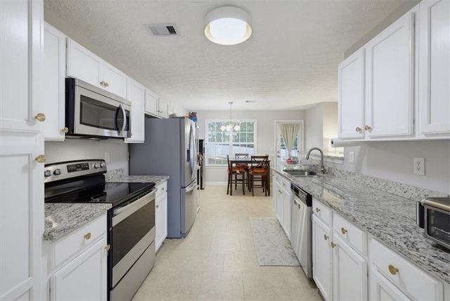 395 Oak Hill Dr, Covington, GA 30016