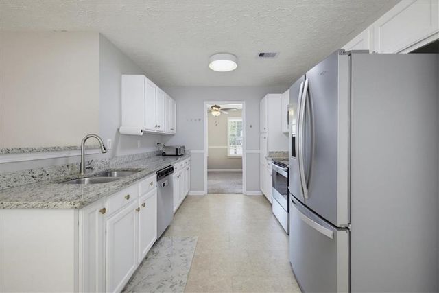 395 Oak Hill Dr, Covington, GA 30016