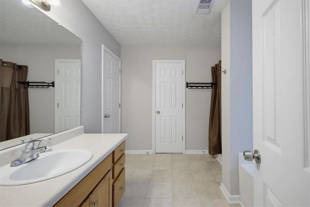 395 Oak Hill Dr, Covington, GA 30016
