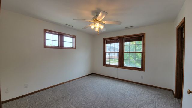 2512 Eaton Avenue, Ames, IA 50010