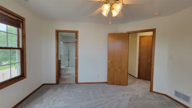 2512 Eaton Avenue, Ames, IA 50010
