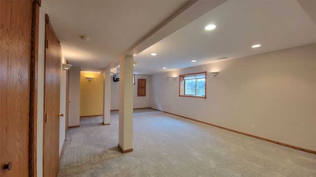 2512 Eaton Avenue, Ames, IA 50010