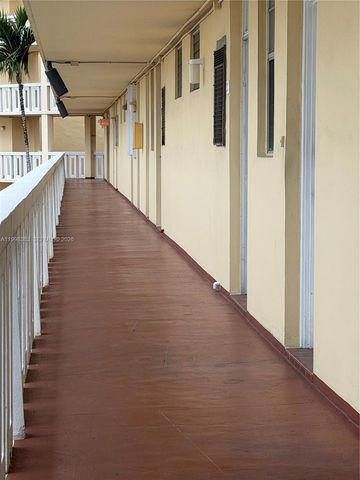 2980 Point East Dr D311, Aventura, FL 33160