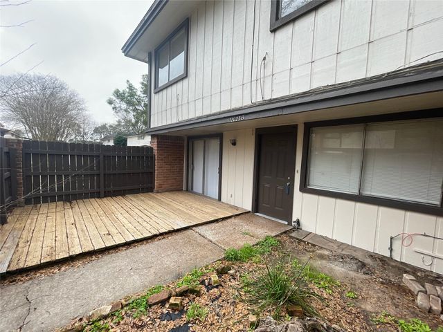 12023 Greenwood Forest Drive B, Houston, TX 77066