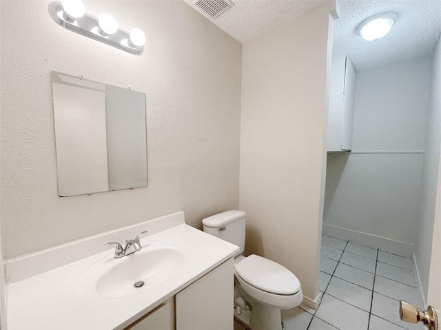 12023 Greenwood Forest Drive B, Houston, TX 77066