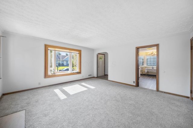 2823 Oaklawn Street, Columbus, OH 43224