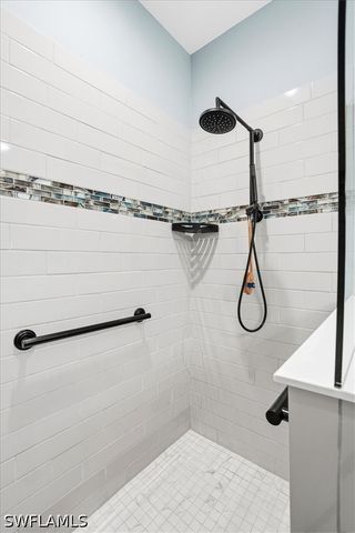 2318 Marquesa CIR, Naples, FL 34112