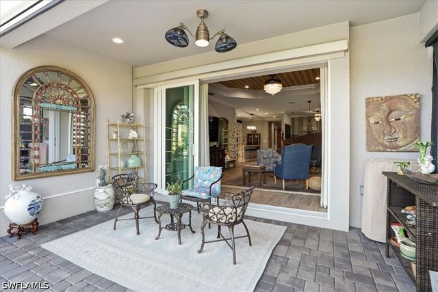 2318 Marquesa CIR, Naples, FL 34112