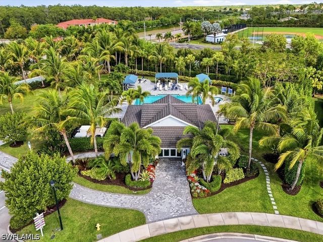 2318 Marquesa CIR, Naples, FL 34112