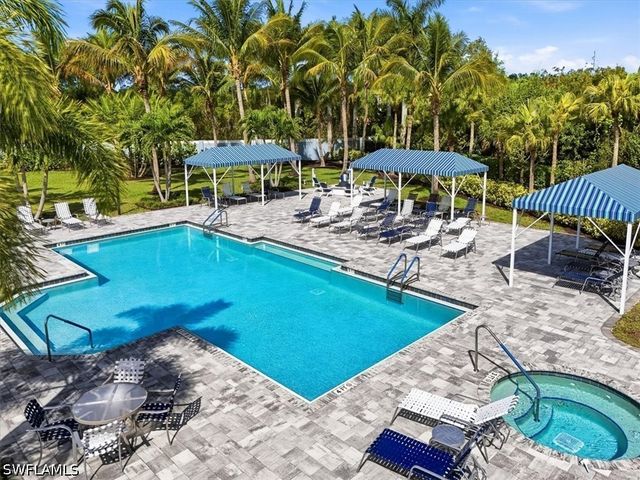 2318 Marquesa CIR, Naples, FL 34112