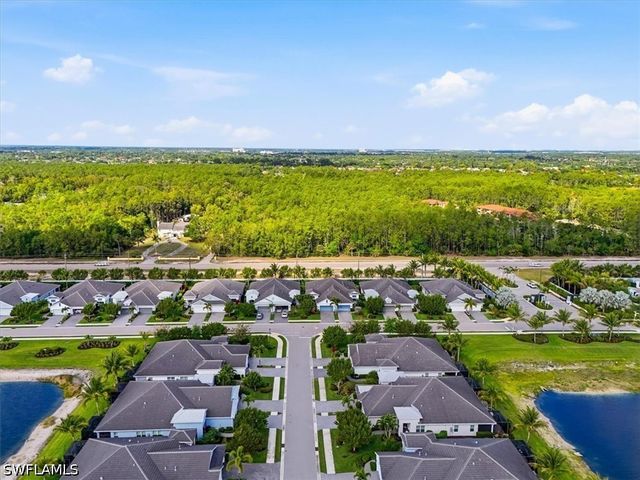 2318 Marquesa CIR, Naples, FL 34112