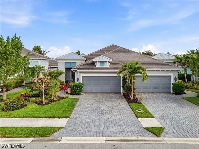 2318 Marquesa CIR, Naples, FL 34112