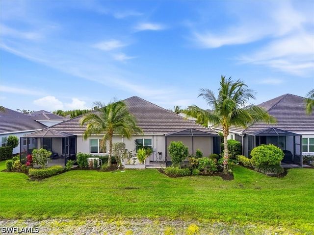 2318 Marquesa CIR, Naples, FL 34112