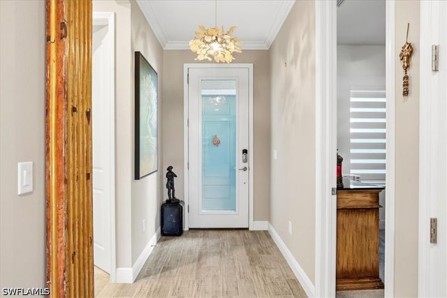 2318 Marquesa CIR, Naples, FL 34112