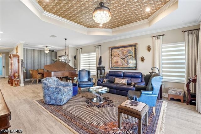 2318 Marquesa CIR, Naples, FL 34112