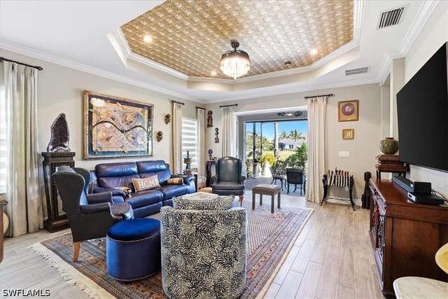 2318 Marquesa CIR, Naples, FL 34112