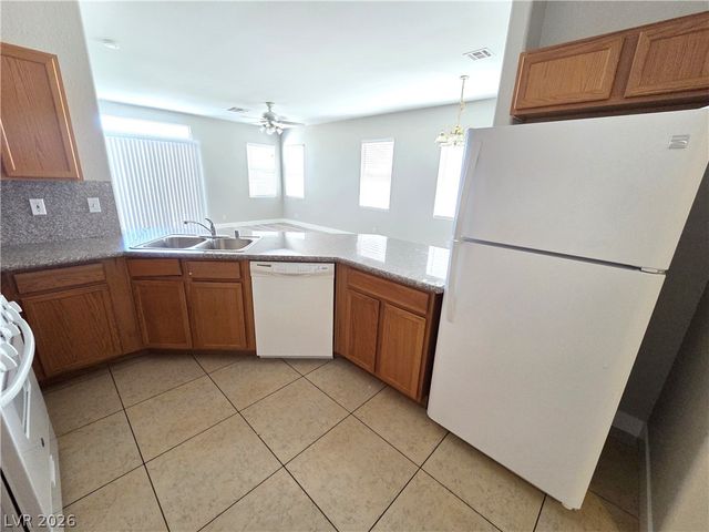 7904 Canyon Grove Court, Las Vegas, NV 89131