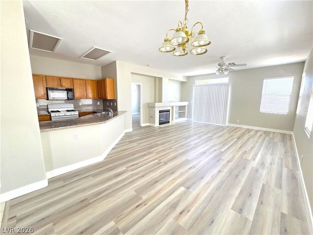7904 Canyon Grove Court, Las Vegas, NV 89131