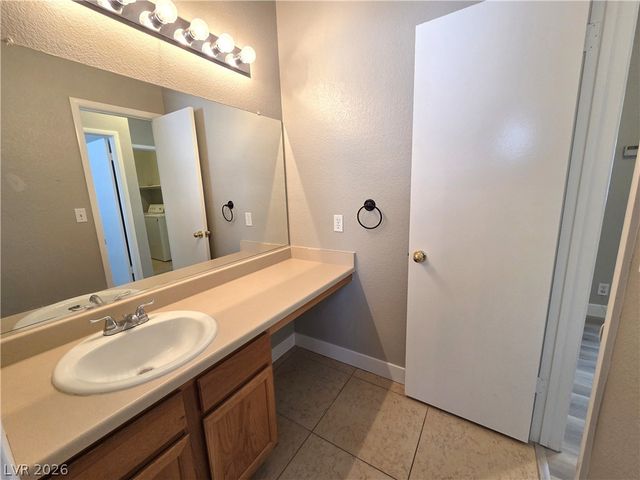 7904 Canyon Grove Court, Las Vegas, NV 89131