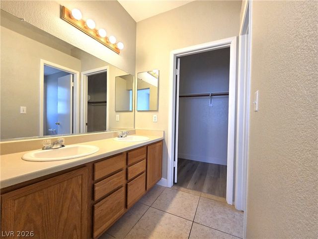 7904 Canyon Grove Court, Las Vegas, NV 89131