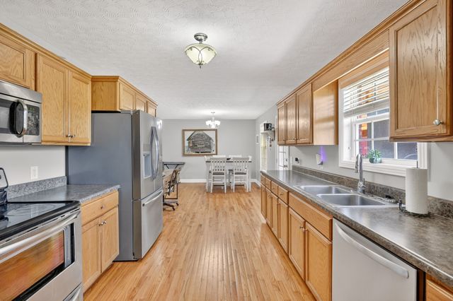 1014 Spire Way Dr, Castalian Springs, TN 37031