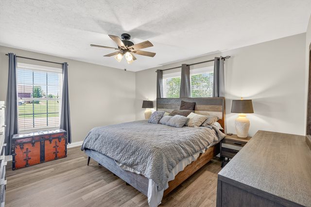 1014 Spire Way Dr, Castalian Springs, TN 37031