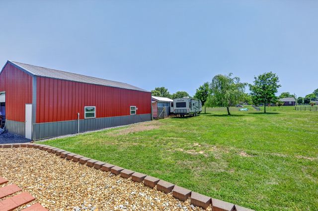 1014 Spire Way Dr, Castalian Springs, TN 37031