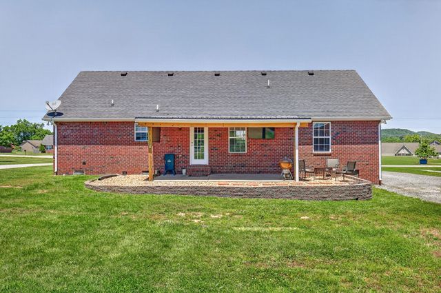 1014 Spire Way Dr, Castalian Springs, TN 37031
