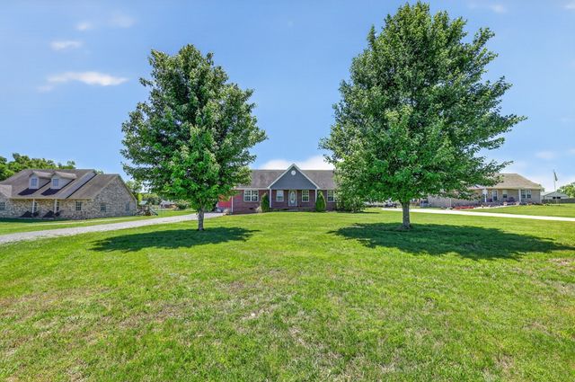 1014 Spire Way Dr, Castalian Springs, TN 37031