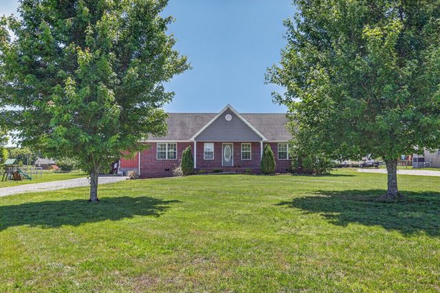 1014 Spire Way Dr, Castalian Springs, TN 37031