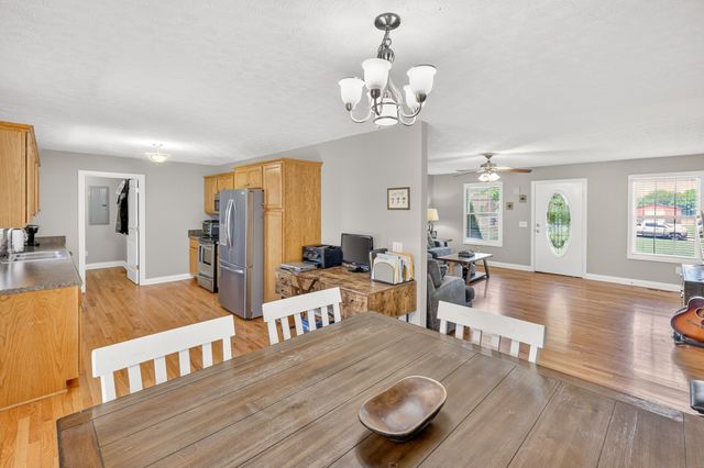1014 Spire Way Dr, Castalian Springs, TN 37031