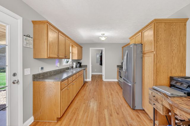 1014 Spire Way Dr, Castalian Springs, TN 37031