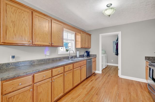1014 Spire Way Dr, Castalian Springs, TN 37031